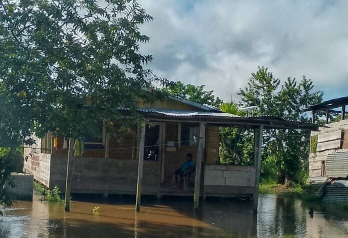 Crecida del río Orinoco en Delta Amacuro se acerca a la alerta roja