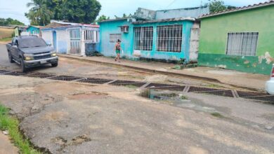 Desborde de aguas residuales lleva tres meses afectando a los vecinos de Campo Ayacucho.