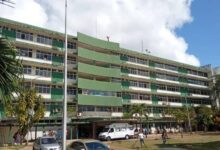 Detenido un empleado del Humnt por hurto de bolsos y celulares