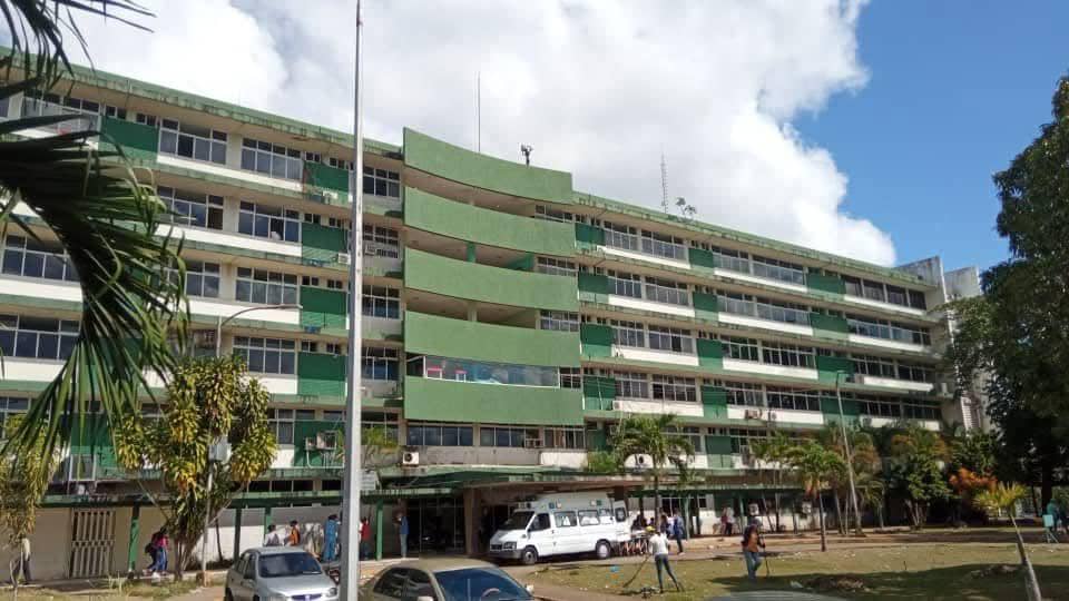 Detenido un empleado del Humnt por hurto de bolsos y celulares