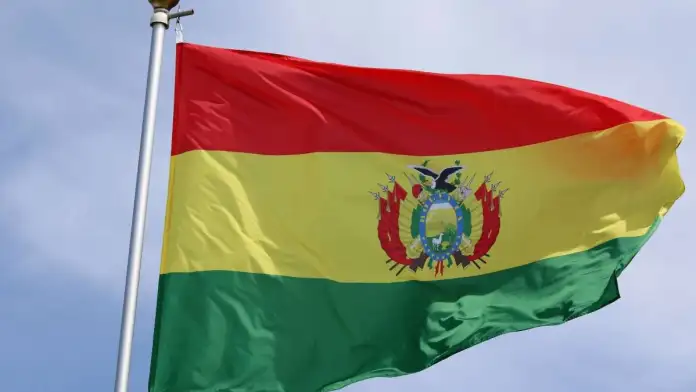 Detonan artefacto explosivo en centro de votación en Bolivia