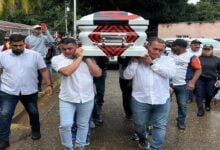 El cuerpo de Luis “El Potro” Guevara, es recibido en su natal Tinaco con un emotivo tributo