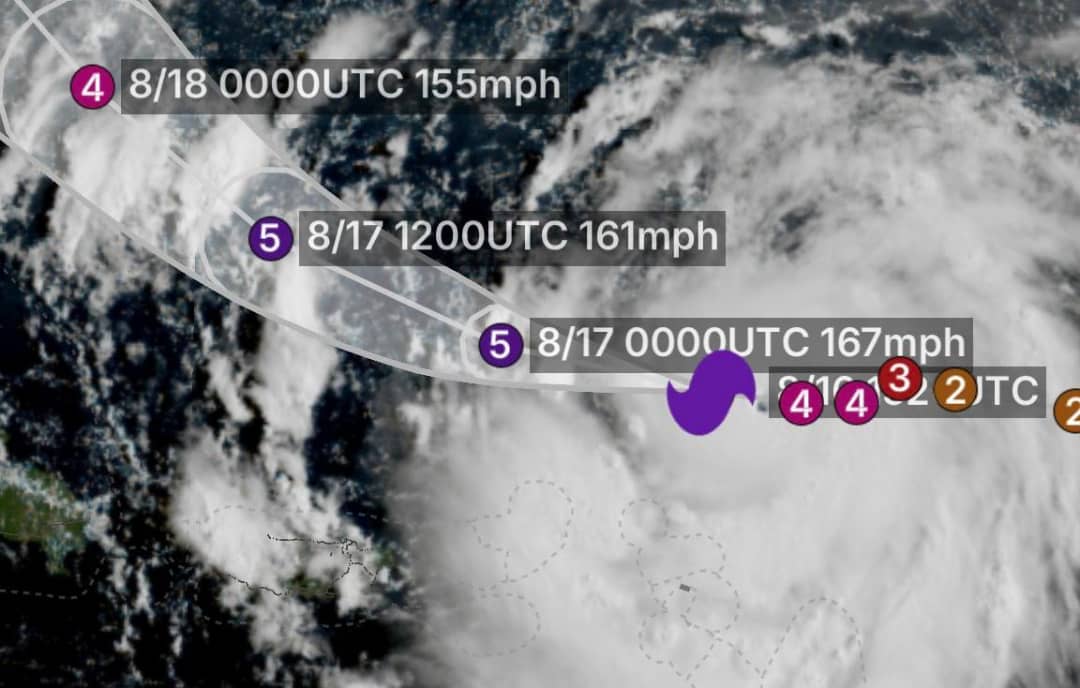 El huracán "Erin" se convierte en un "catastrófico" huracán de categoría 5