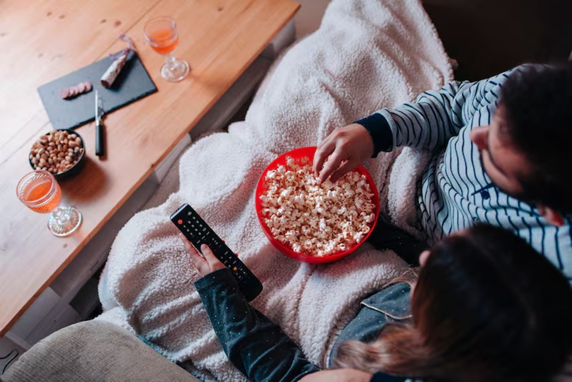 El plan perfecto para el fin de semana: 8 recomendaciones de series y películas