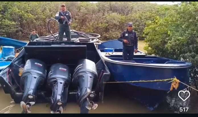 FANB decomisa 8 lanchas y 12 motores en un operativo contra el narcotráfico