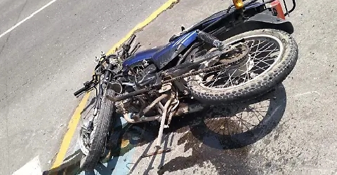 Fallece joven aragüeño en trágico accidente de moto