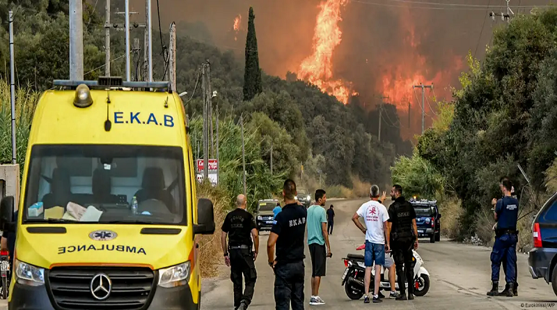 Alarma en Grecia: Incendios forestales ponen en riesgo a Patras y varias islas turísticas