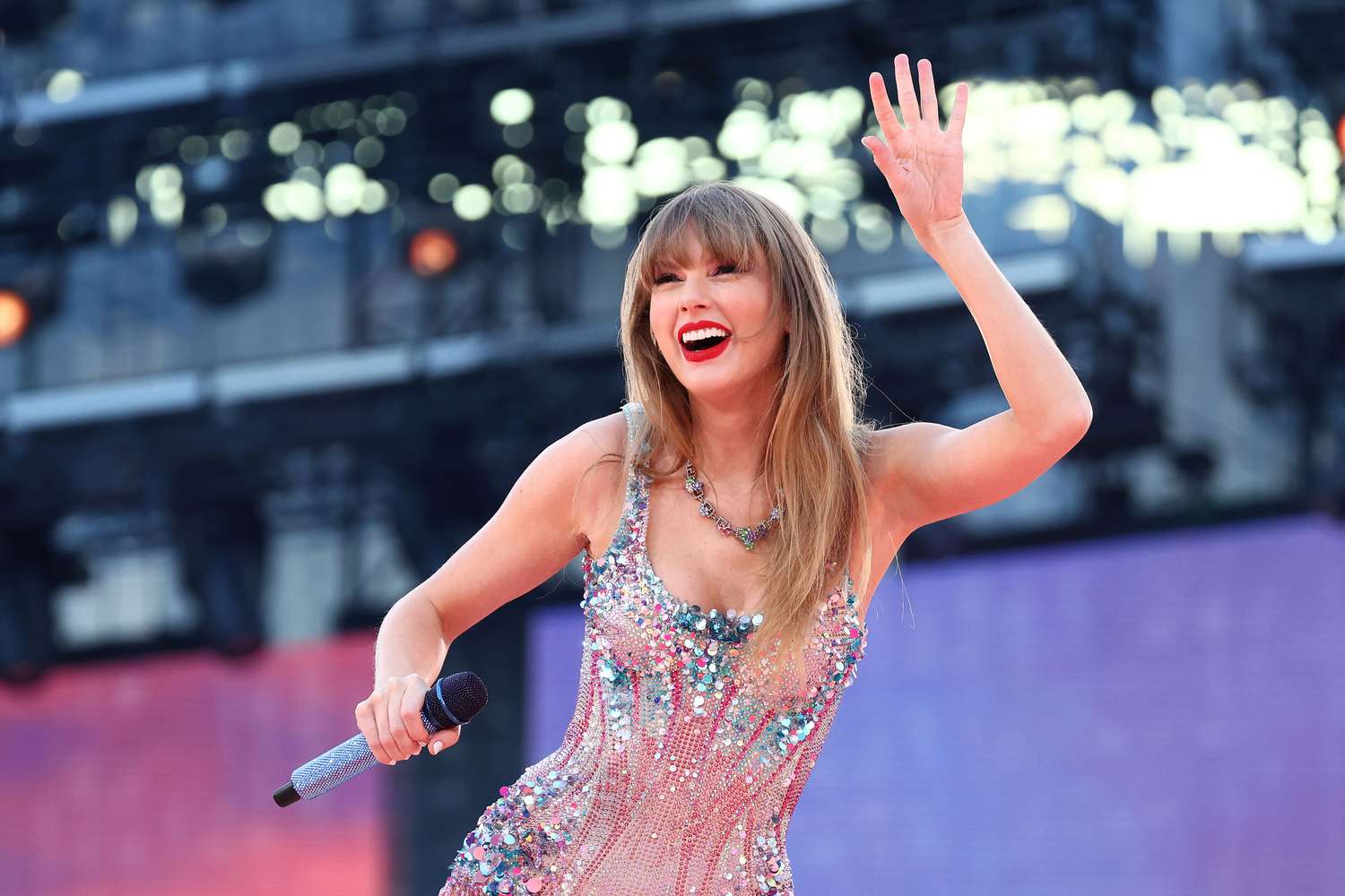 Con un video especial, Taylor Swift confirma su duodécimo álbum de estudio: "The Life of a Showgirl"
