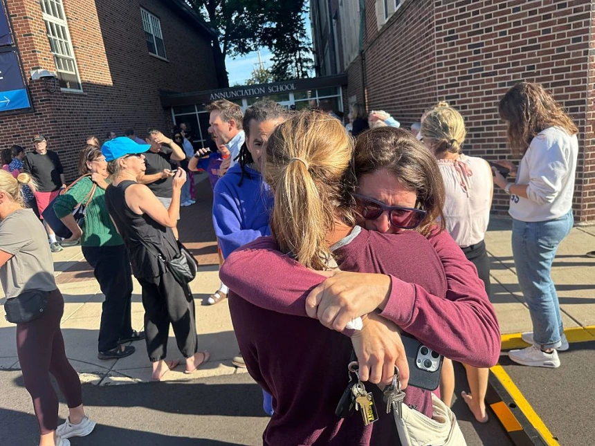 Tiroteo en escuela de Minneapolis: Un hombre mata a dos niños y se suicida durante una misa