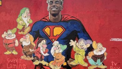 Polémica en Barcelona: El mural de Lamine Yamal es vandalizado con la figura de los siete enanitos