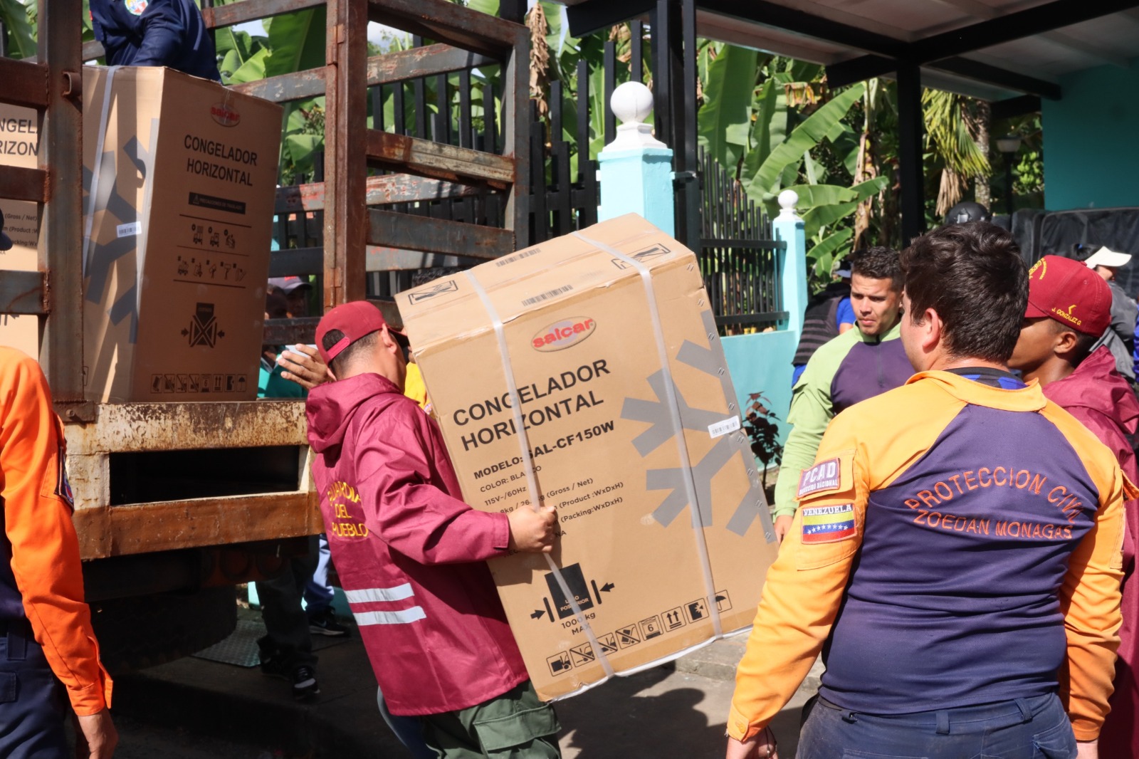 Entregan enseres a 24 familias afectadas por inundaciones en Piar