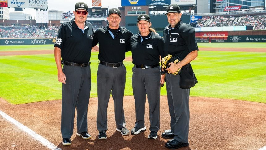 Jen Pawol hace historia como la primera mujer arbitro en un juego de la MLB