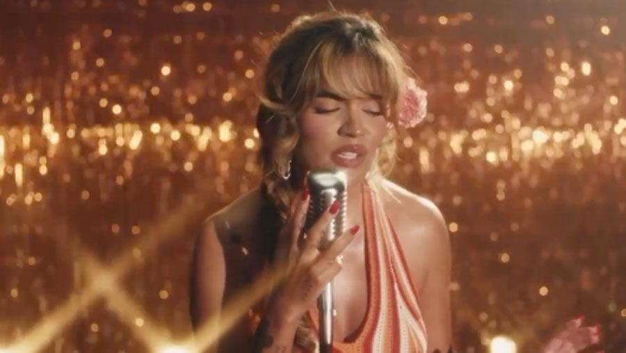 Karol G estrena versión acústica de "Se puso linda"
