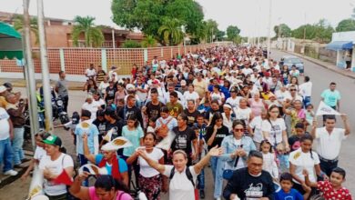 Marchan para Jesús en una jornada de fe y oración en Cedeño