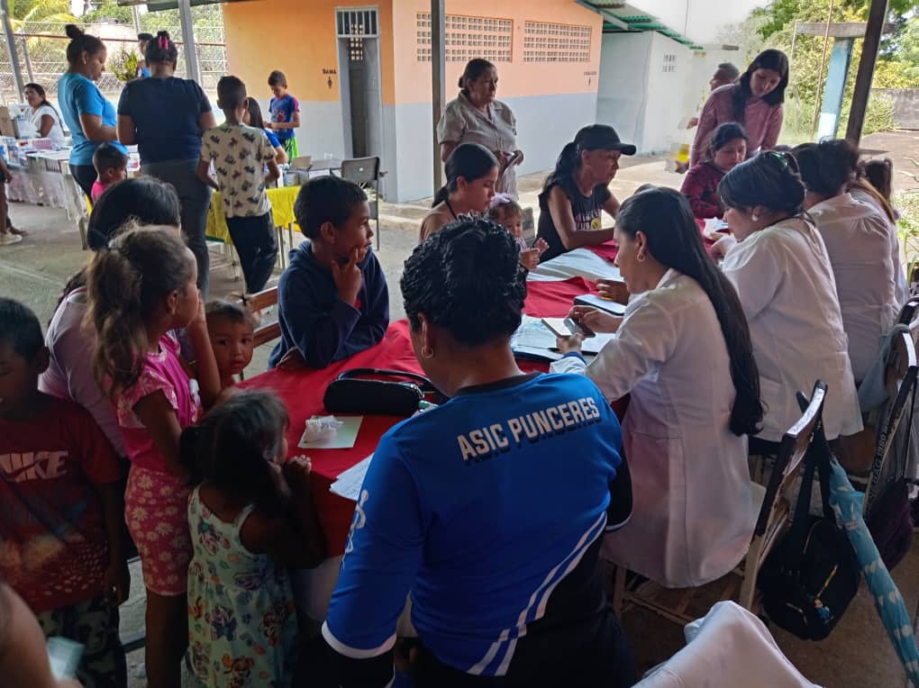 Más de 320 personas reciben atención médica en El Limón, Punceres