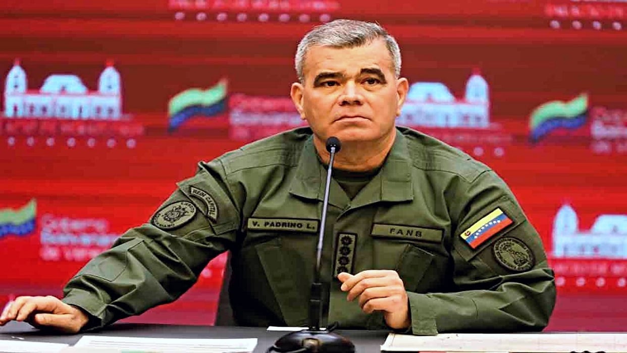 Padrino López: Venezuela se mantendrá firme ante el "marketing del imperialismo"