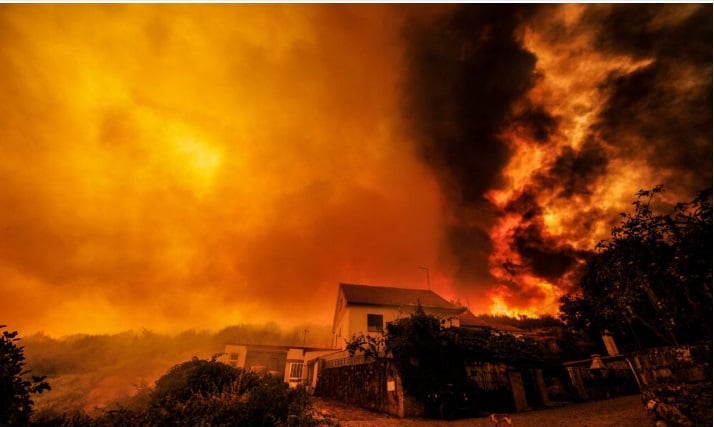 Tornado de fuego se registra en Portugal y asombra a la población