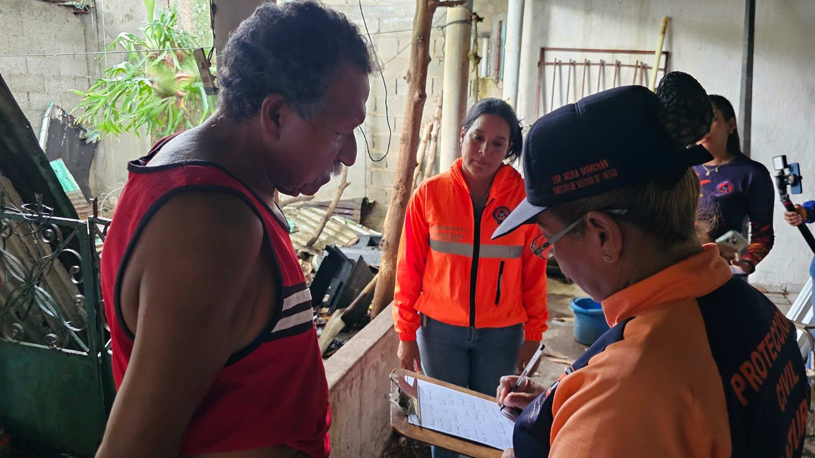 Protección Civil realiza inspecciones a viviendas en riesgo en Las Brisas