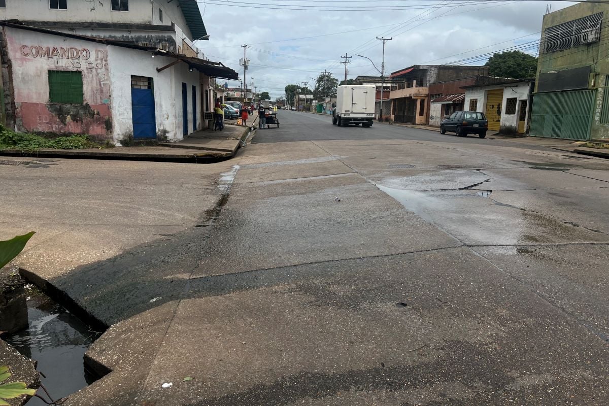 Habitantes de Las Cocuizas afectados por contaminación de un bote de aguas negras