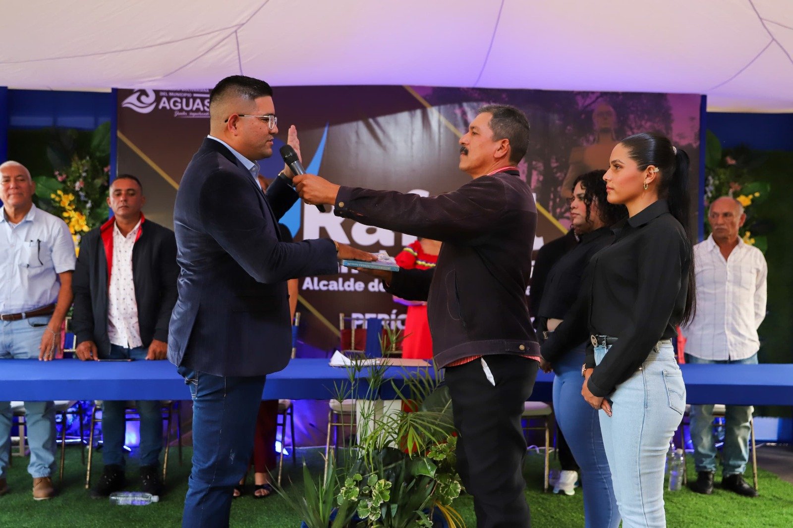 Rafael Sánchez Mérida juramentado como alcalde de Aguasay
