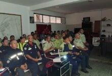 Realizan conversatorio para reforzar procedimientos y atención ciudadana