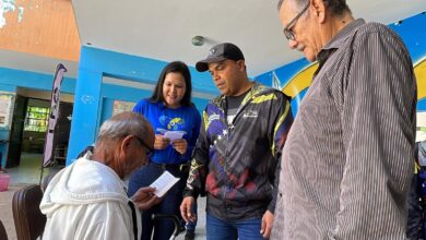 Más de 100 abuelos disfrutaron de jornada médica y recreativa en La Floresta