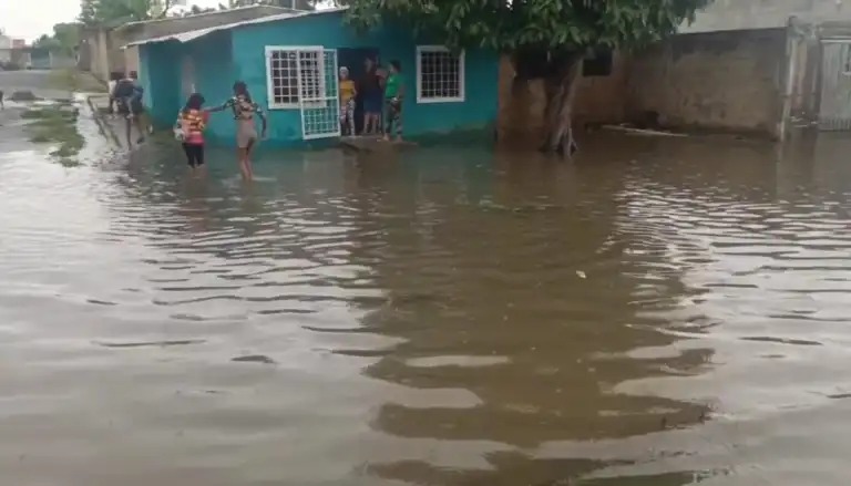Alrededor de 28 sectores afectados por crecida del río Orinoco en Sotillo: activan más de cinco refugios