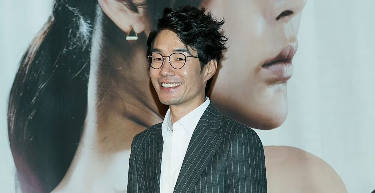 Actor surcoreano Song Young-kyu es hallado sin vida dentro de su carro