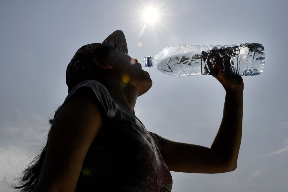 Sigue estos consejos vitales para protegerte de las altas temperaturas de estos días