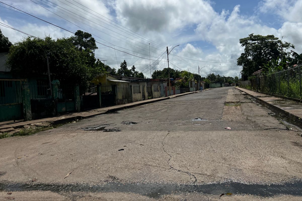 Vía principal de La Pica y San Agustín están minadas de huecos