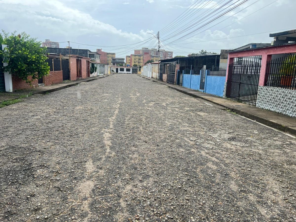 Habitantes de la calle Miraflores en Fundemos reportan fallas con el servicio de agua