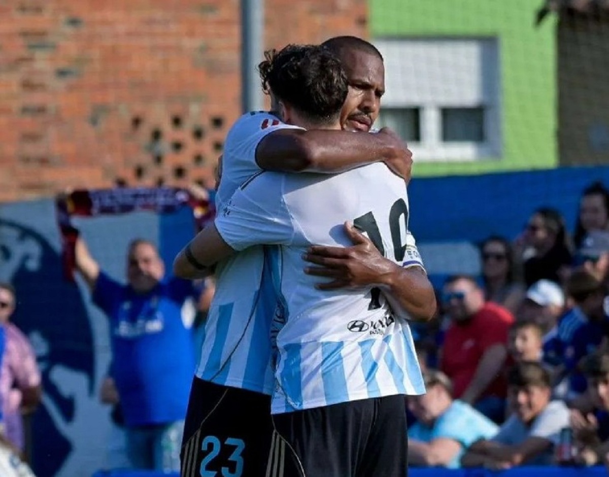 Real Oviedo consigue su primera victoria con gran actuación de Salomón Rondón