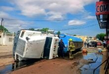 Se vuelca en Maracaibo camión que transportaba 36 mil litros de agua