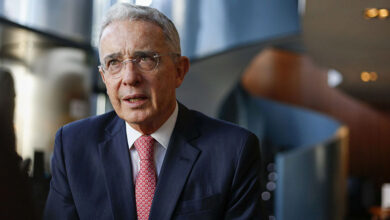 Decisión de tribunal: La justicia ordena la libertad inmediata de Uribe