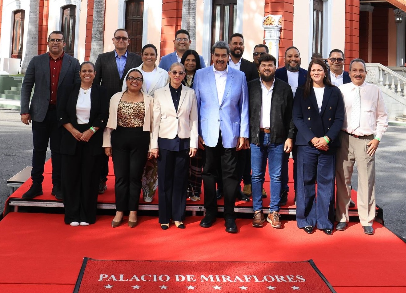 Presidente Maduro insta a gobernadores y alcaldes a controlar los recursos