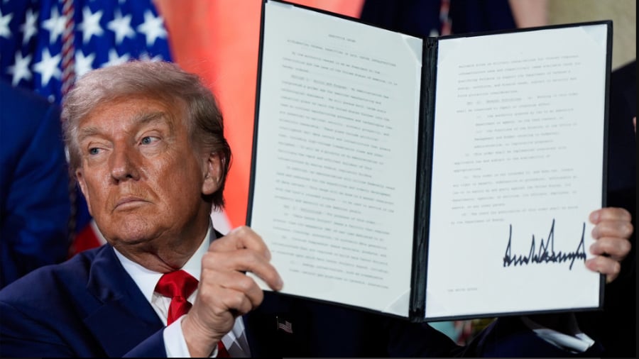 Trump impone un arancel del 25 % a la India por la compra de petróleo ruso