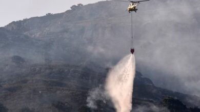 Onda de incendios en España deja un muerto y miles de personas desplazadas