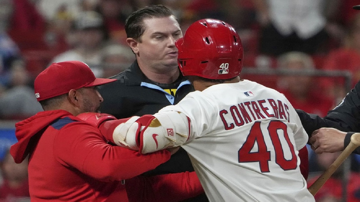 El venezolano Willson Contreras es suspendido por seis juegos tras altercado