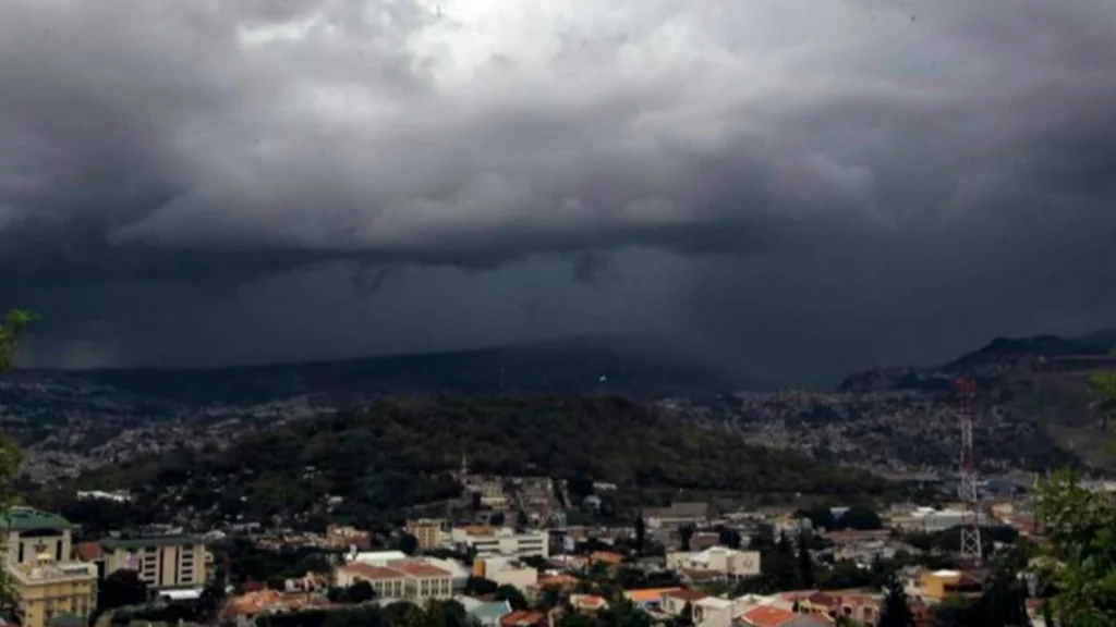 El Inameh prevé lluvias para la tarde y noche de este lunes en Venezuela