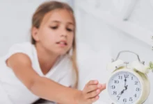 Cómo ayudar a los niños a retomar la rutina de sueño para el regreso a clases.