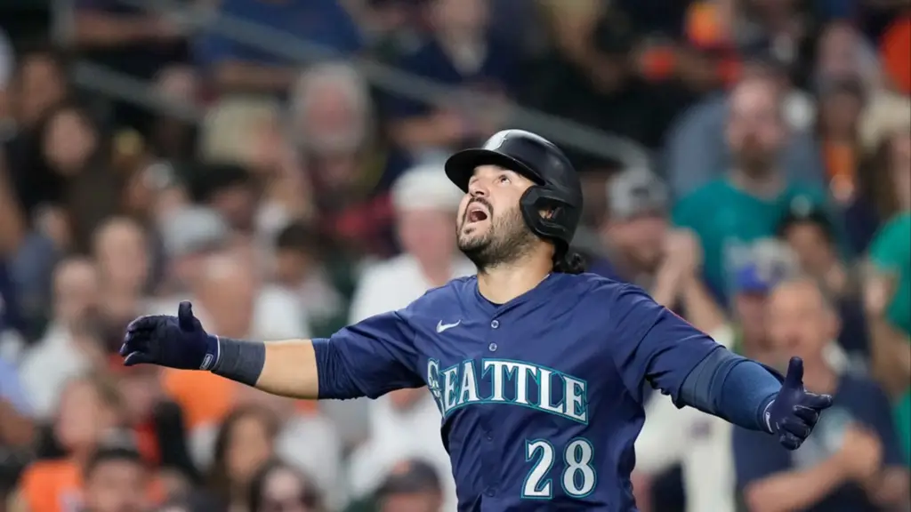 Eugenio Suárez a dos hits de superar la marca de Carlos González