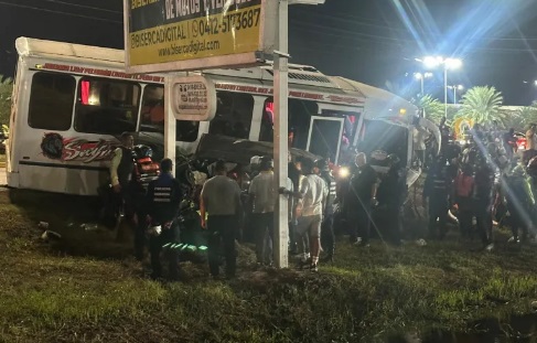 Accidente en Anzoátegui cobra la vida de una persona y deja a cuatro lesionados