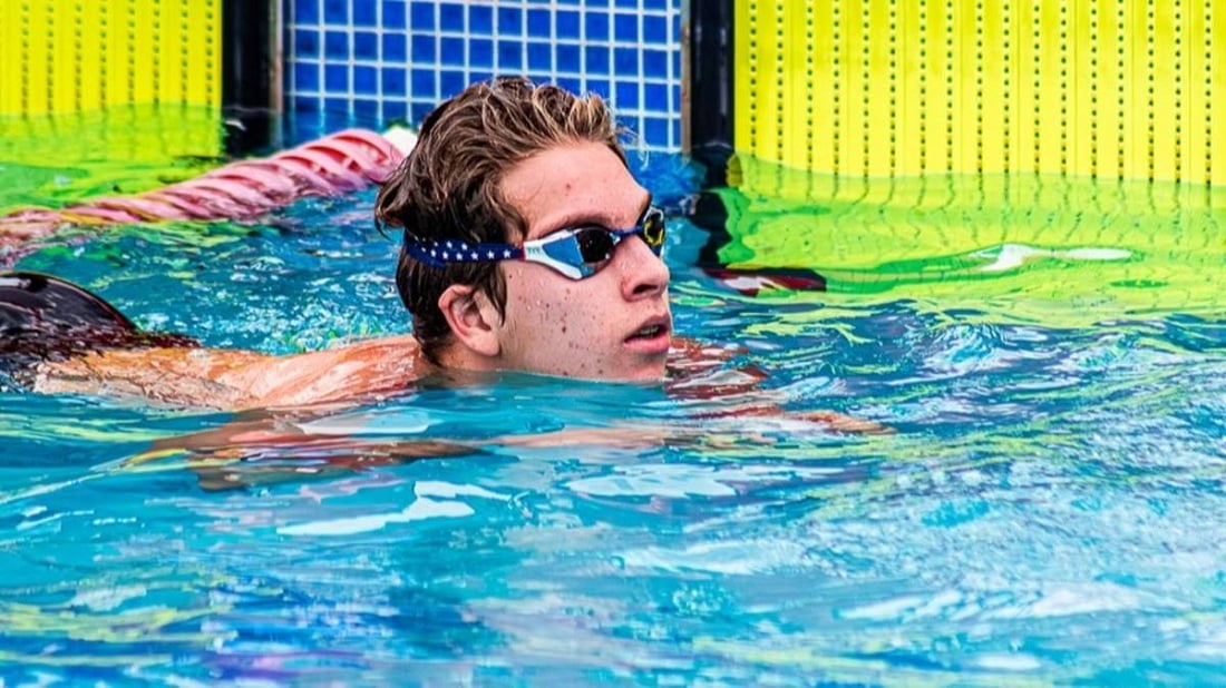 Angelo Toscano se corona Campeón Sudamericano Juvenil 2025 de Natación en Brasil