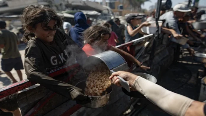Bloqueo israelí causa la muerte por hambre de 145 niños en Gaza