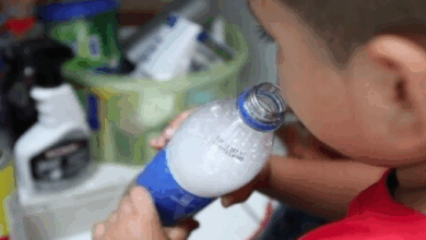 Muere un niño de tres años tras ingerir veneno guardado en una botella de refresco