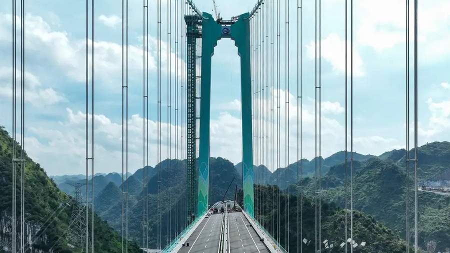 China inaugura el puente más alto del mundo
