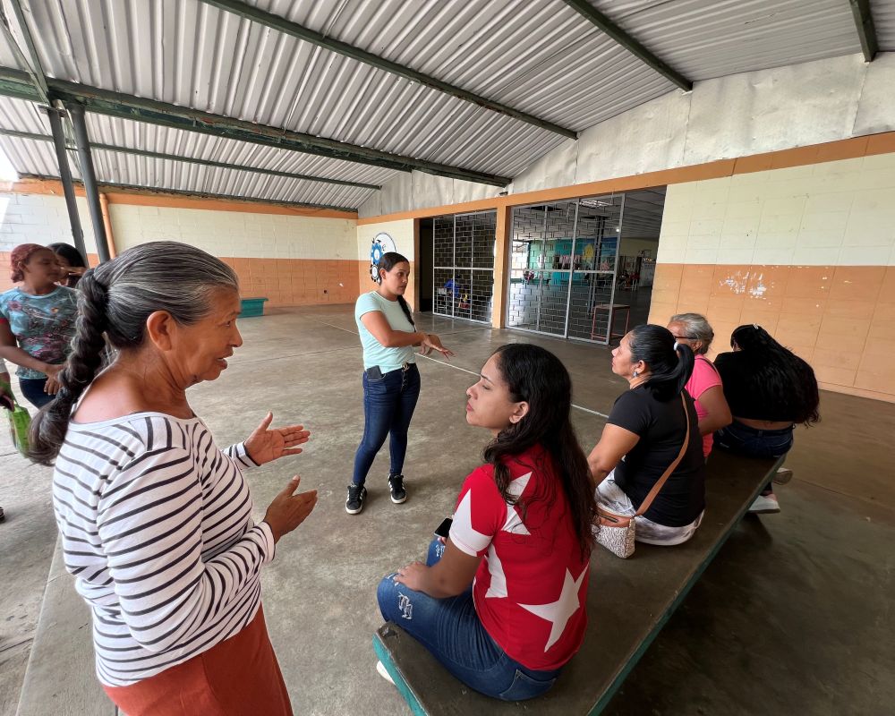 Padres de la escuela «Inés Bárcena de Mota» denuncian eliminación de matrículas para regreso escolar