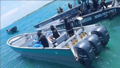 Hallan embarcación con más de 200 litros de gasolina en Falcón