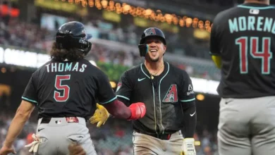 Ildemaro Vargas sella la victoria de Arizona ante los Phillies