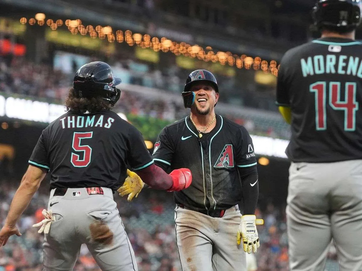Ildemaro Vargas sella la victoria de Arizona ante los Phillies